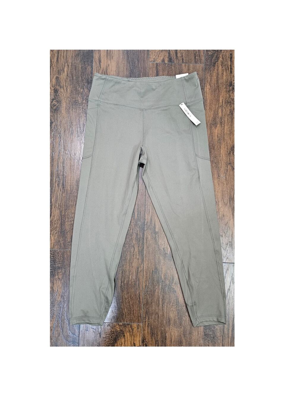 Victoria Secret Sport Cropped Leggings Green new Size Large